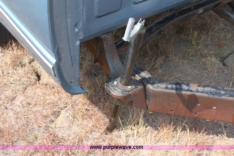 image for item G4679 1991 GMC Sierra pickup bed trailer