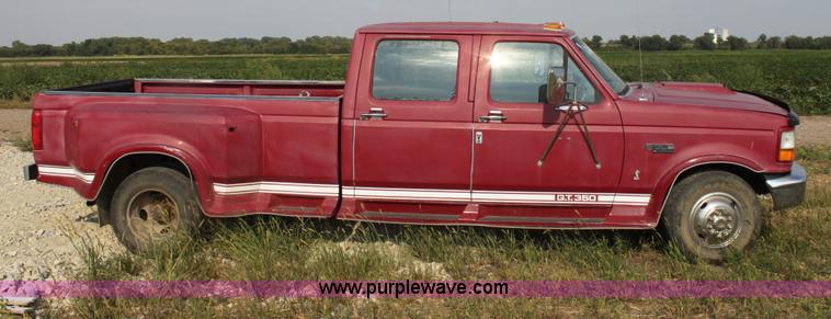 image for item G4684 1994 Ford F350 XL Crew Cab pickup truck