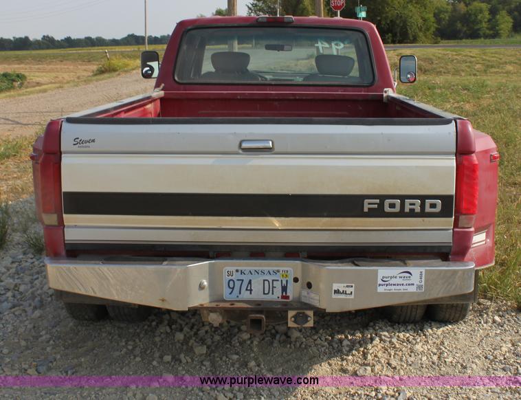 image for item G4684 1994 Ford F350 XL Crew Cab pickup truck
