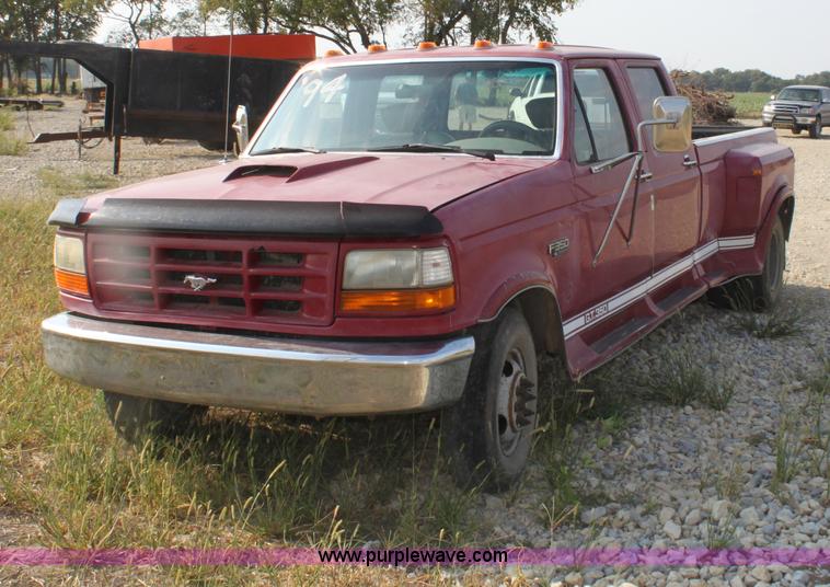 image for item G4684 1994 Ford F350 XL Crew Cab pickup truck