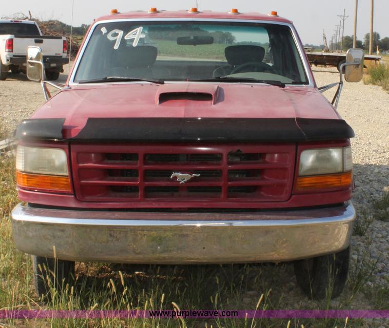 image for item G4684 1994 Ford F350 XL Crew Cab pickup truck