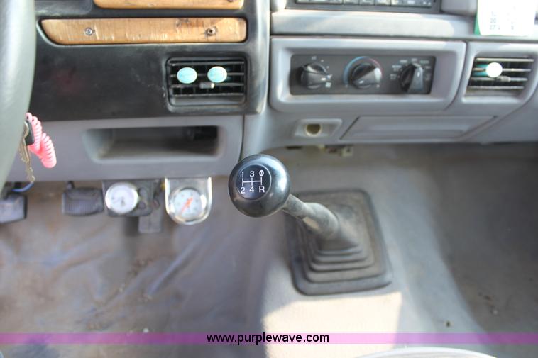 image for item G4684 1994 Ford F350 XL Crew Cab pickup truck