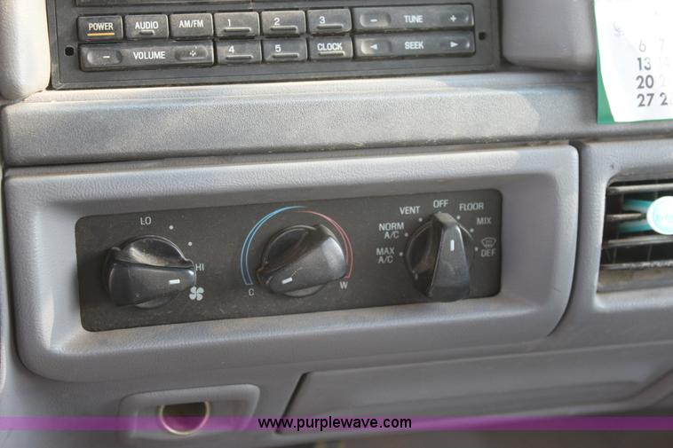 image for item G4684 1994 Ford F350 XL Crew Cab pickup truck