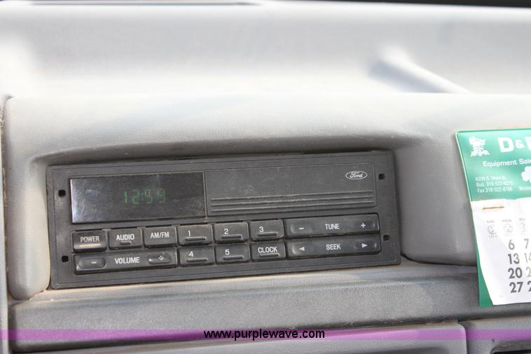 image for item G4684 1994 Ford F350 XL Crew Cab pickup truck