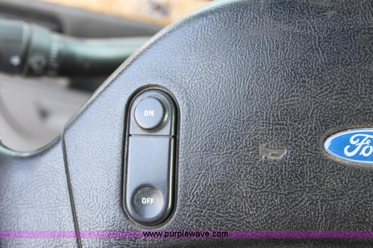 image for item G4684 1994 Ford F350 XL Crew Cab pickup truck