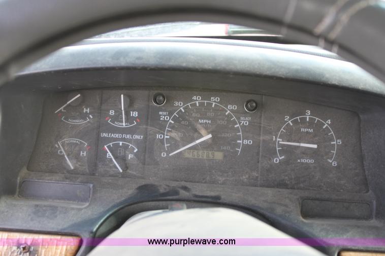 image for item G4684 1994 Ford F350 XL Crew Cab pickup truck