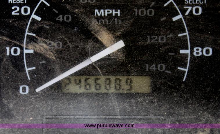 image for item G4684 1994 Ford F350 XL Crew Cab pickup truck