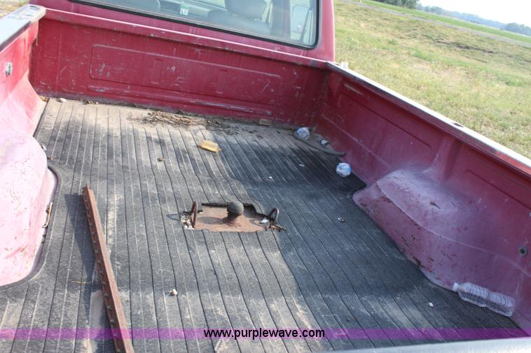 image for item G4684 1994 Ford F350 XL Crew Cab pickup truck