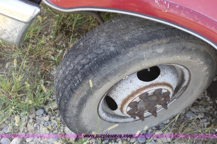 image for item G4684 1994 Ford F350 XL Crew Cab pickup truck