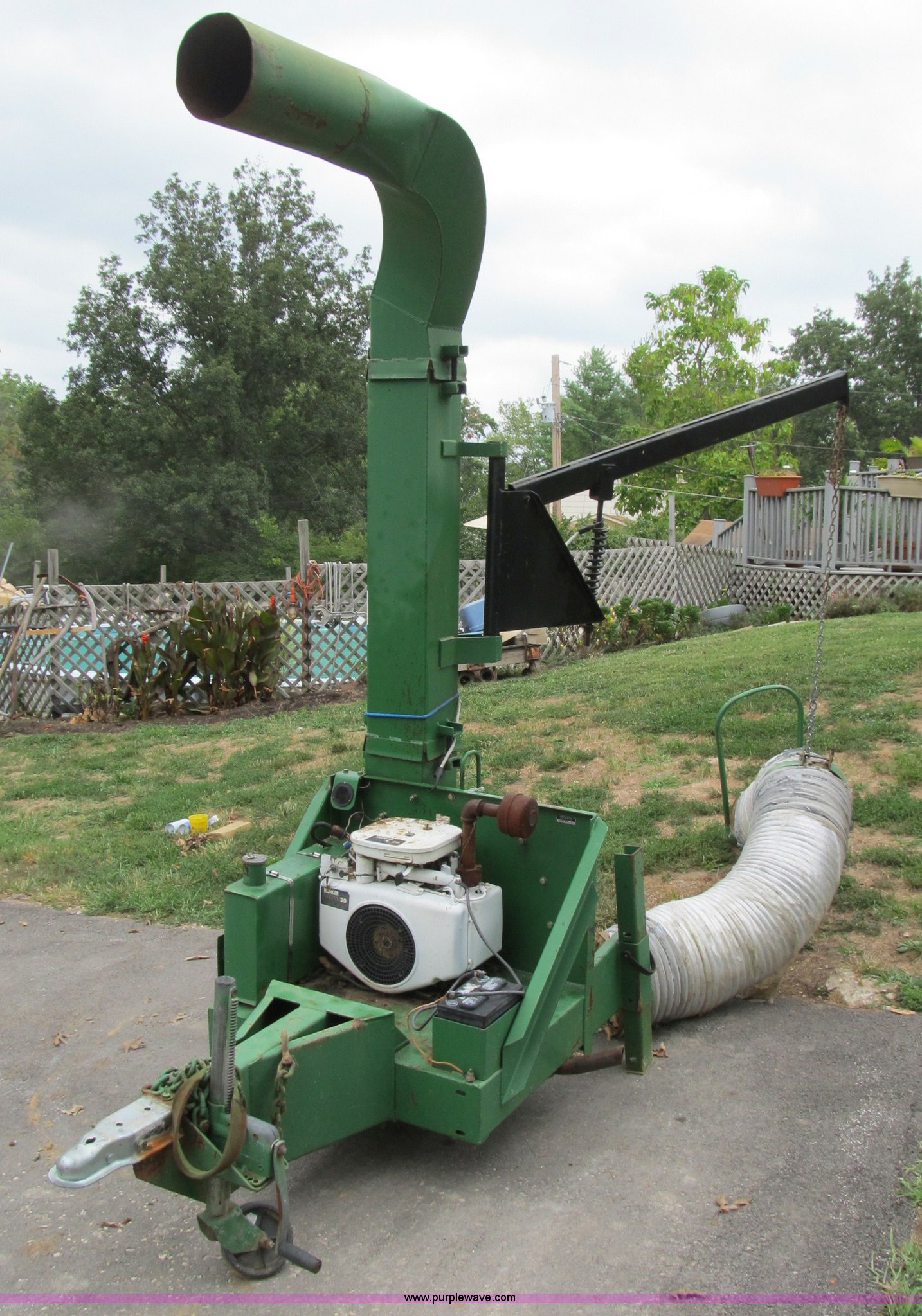 Giant Vac leaf vacuum in Eureka, MO Item B2829 sold Purple Wave
