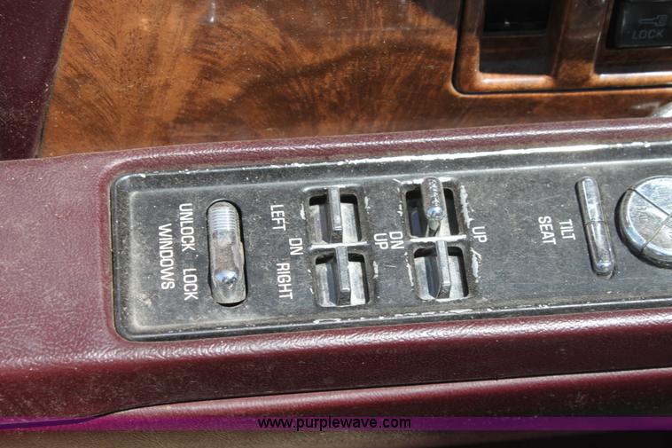 image for item G4565 1993 Buick Park Avenue