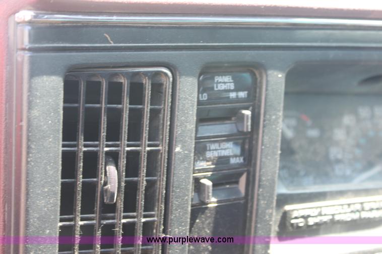 image for item G4565 1993 Buick Park Avenue