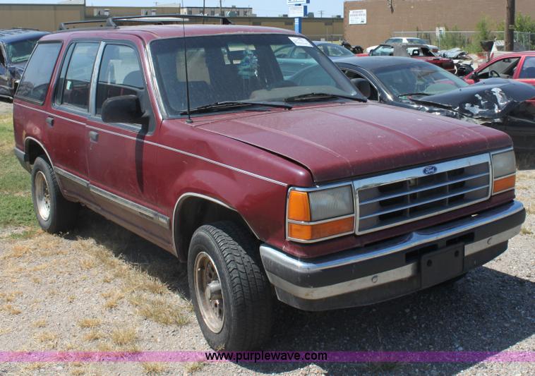 image for item G4567 1991 Ford Explorer XLT SUV