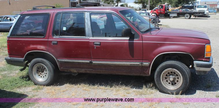 image for item G4567 1991 Ford Explorer XLT SUV