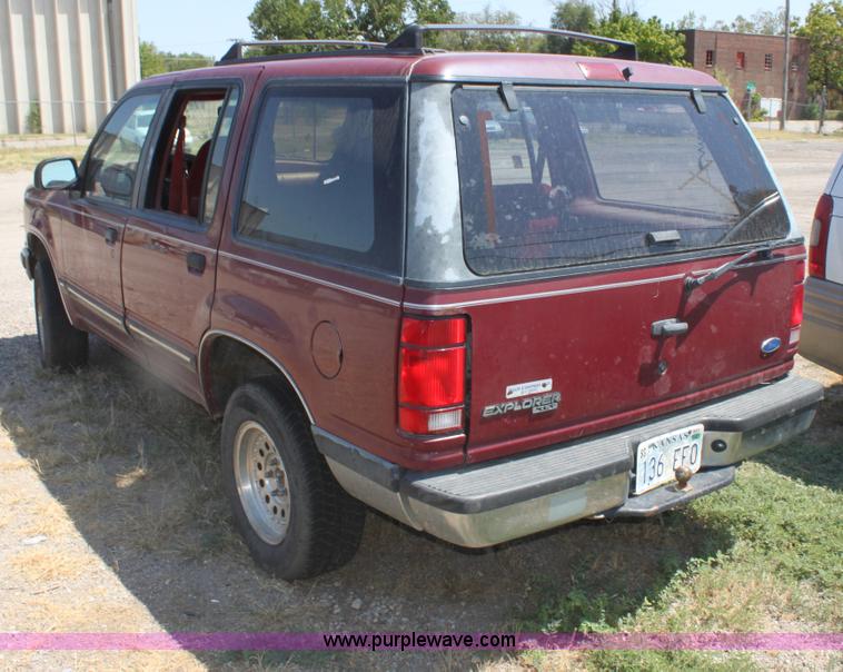 image for item G4567 1991 Ford Explorer XLT SUV