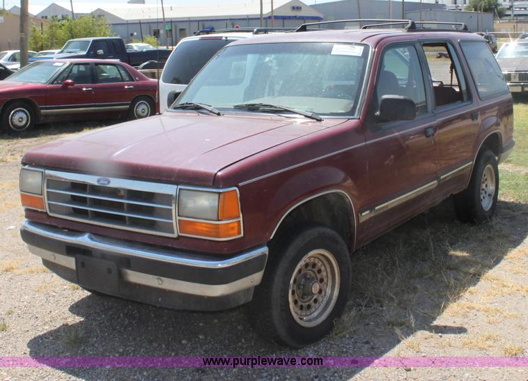image for item G4567 1991 Ford Explorer XLT SUV