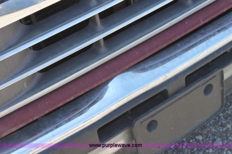 image for item G4567 1991 Ford Explorer XLT SUV