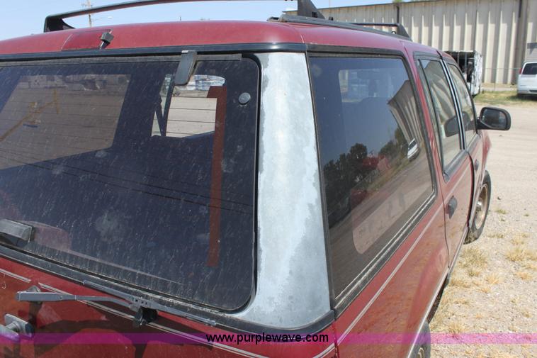 image for item G4567 1991 Ford Explorer XLT SUV