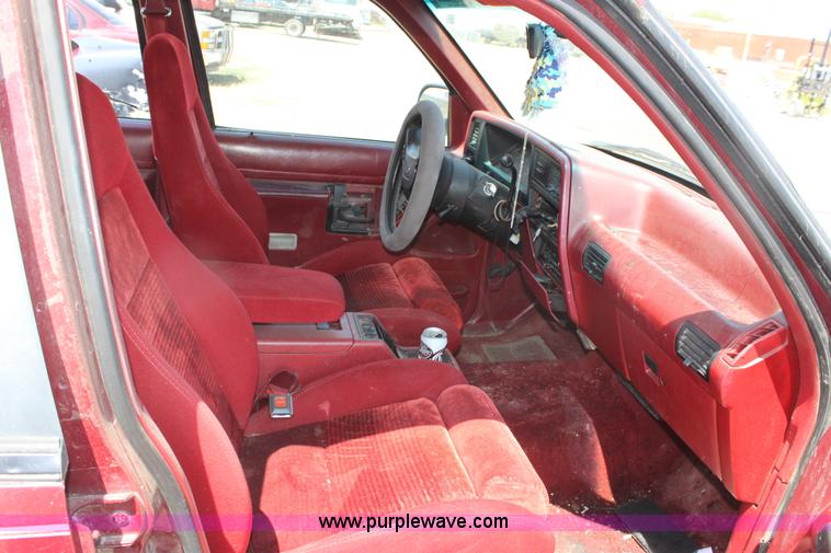 image for item G4567 1991 Ford Explorer XLT SUV