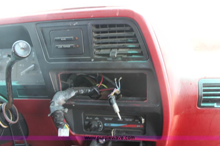 image for item G4567 1991 Ford Explorer XLT SUV