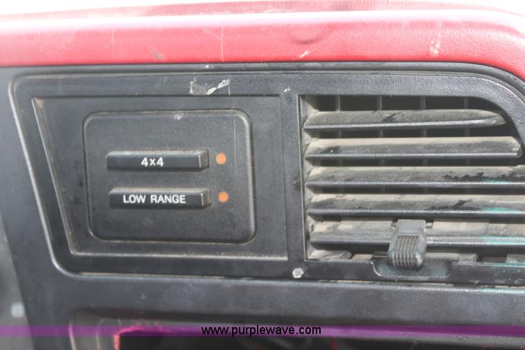 image for item G4567 1991 Ford Explorer XLT SUV