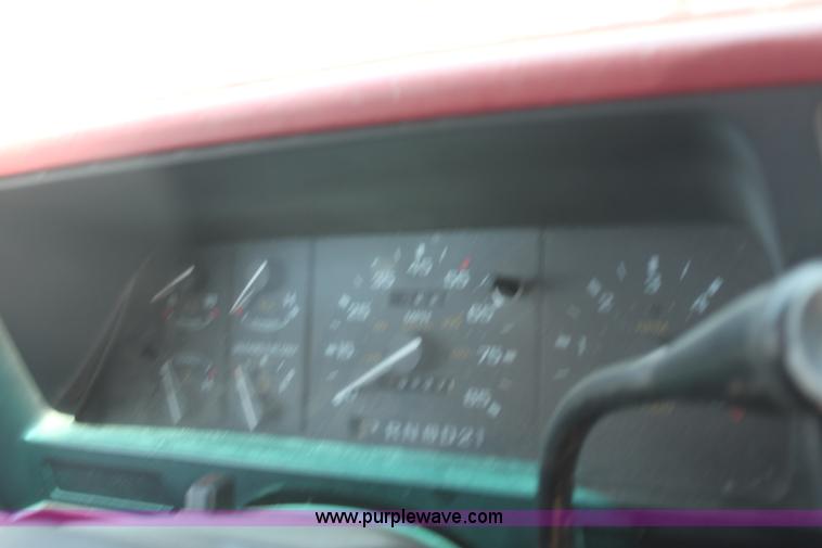 image for item G4567 1991 Ford Explorer XLT SUV