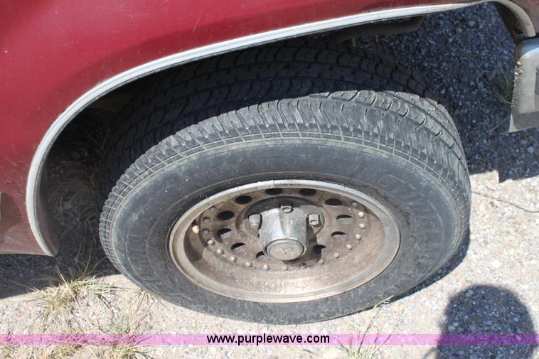 image for item G4567 1991 Ford Explorer XLT SUV