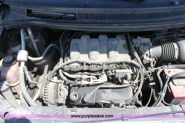 image for item G4569 2000 Ford Windstar LX mini van