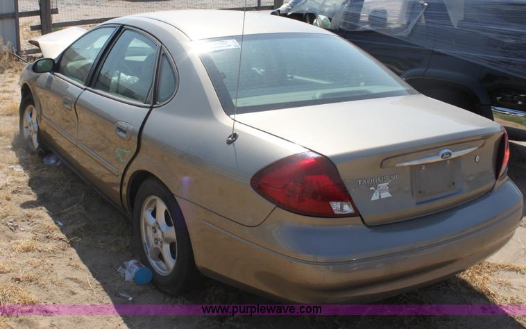 image for item G4584 2003 Ford Taurus SE