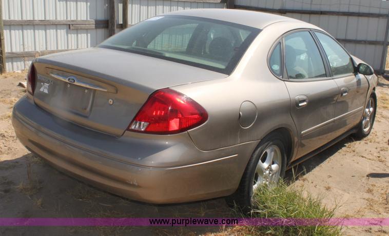 image for item G4584 2003 Ford Taurus SE