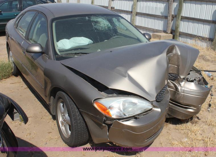 image for item G4584 2003 Ford Taurus SE