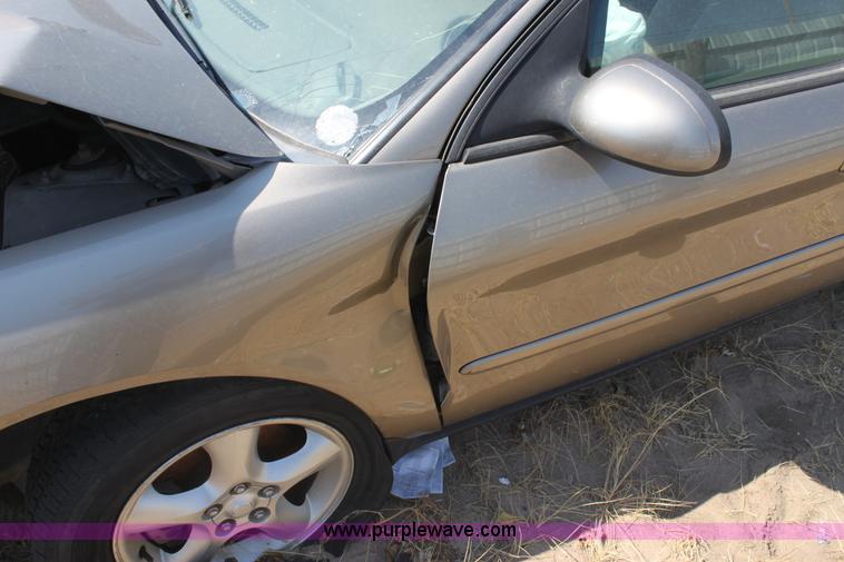 image for item G4584 2003 Ford Taurus SE