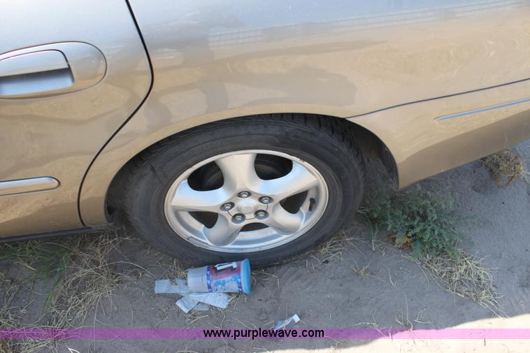 image for item G4584 2003 Ford Taurus SE