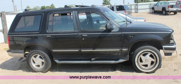 image for item G4585 1994 Ford Explorer XLT SUV