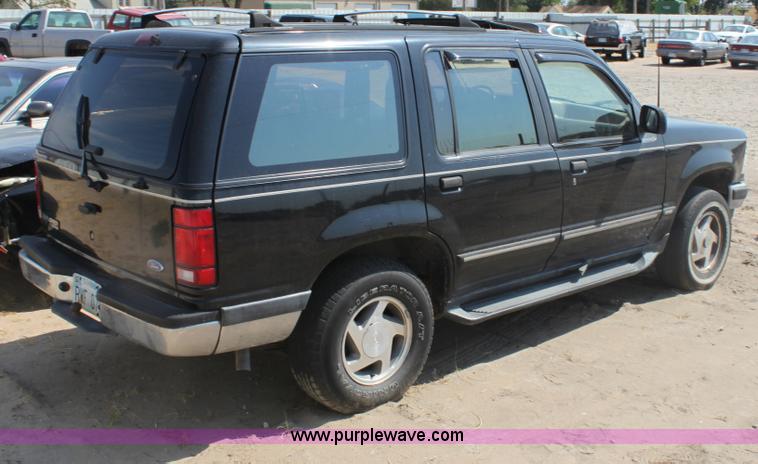 image for item G4585 1994 Ford Explorer XLT SUV