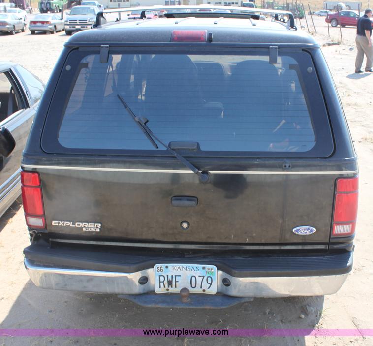 image for item G4585 1994 Ford Explorer XLT SUV