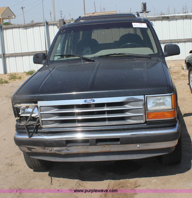 image for item G4585 1994 Ford Explorer XLT SUV