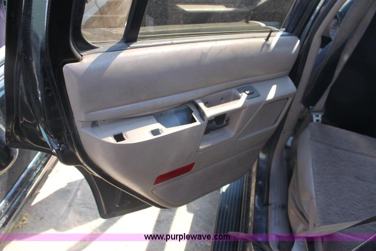 image for item G4585 1994 Ford Explorer XLT SUV