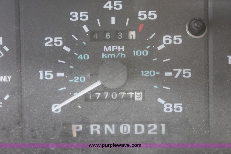 image for item G4585 1994 Ford Explorer XLT SUV