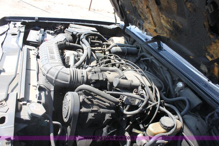 image for item G4585 1994 Ford Explorer XLT SUV