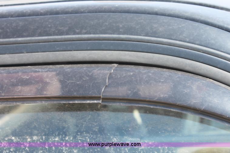 image for item G4585 1994 Ford Explorer XLT SUV