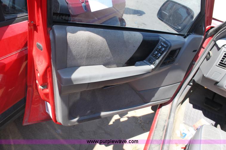 image for item G4586 1995 Jeep Grand Cherokee SE SUV