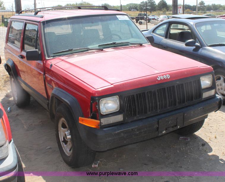 image for item G4587 1994 Jeep Cherokee Sport SUV