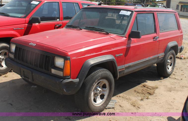 image for item G4587 1994 Jeep Cherokee Sport SUV