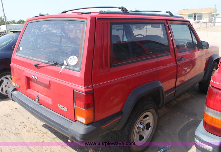image for item G4587 1994 Jeep Cherokee Sport SUV