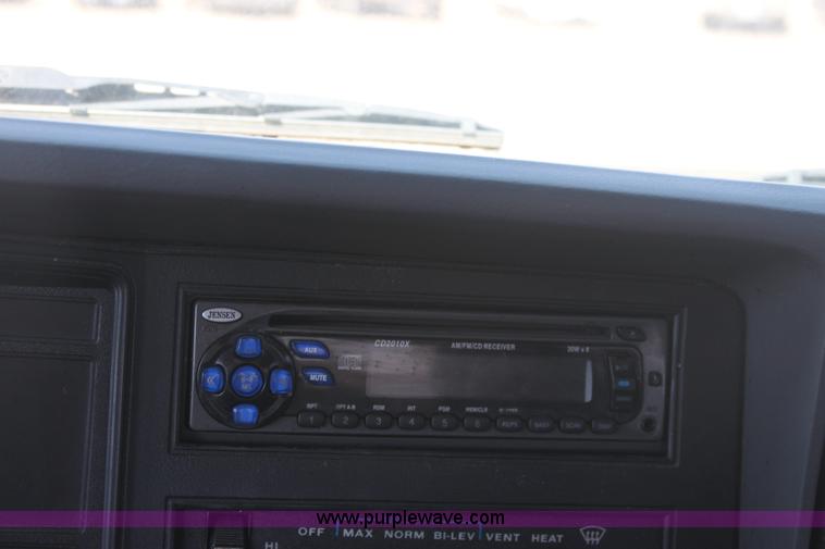 image for item G4587 1994 Jeep Cherokee Sport SUV