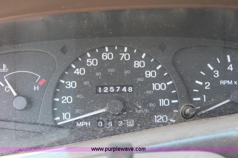 image for item G4588 2001 Ford Escort ZX2