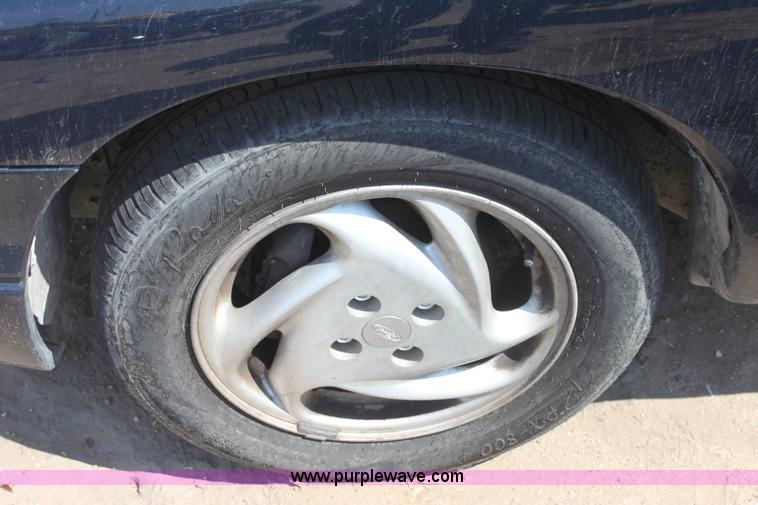 image for item G4588 2001 Ford Escort ZX2