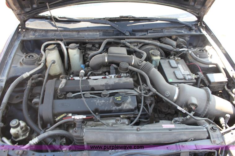 image for item G4588 2001 Ford Escort ZX2