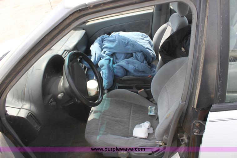 image for item G4589 1995 Saturn SL2